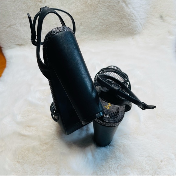 *** SOLD *** Platform Heel - Picture 4 of 4